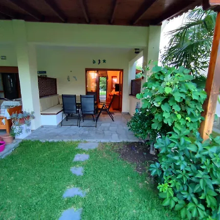 Apartament Maisonete Helen Siviri